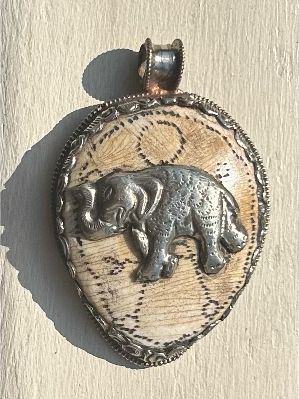 NWOT Large Nepalese Tribal Naga Conch Shell Elephant Pendant
